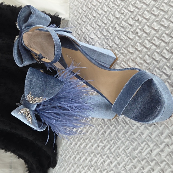 Antonio Melani Womans Powder Blue Platforms  9 Ostrich Feathers Leather Velvet - Picture 11 of 12